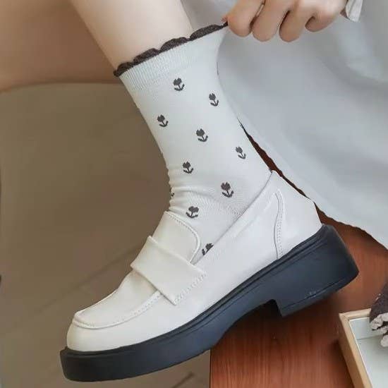 BREATHABLE FLORAL COTTON SOCKS