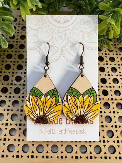 🌻Sunflower light weight hand painted wood earring