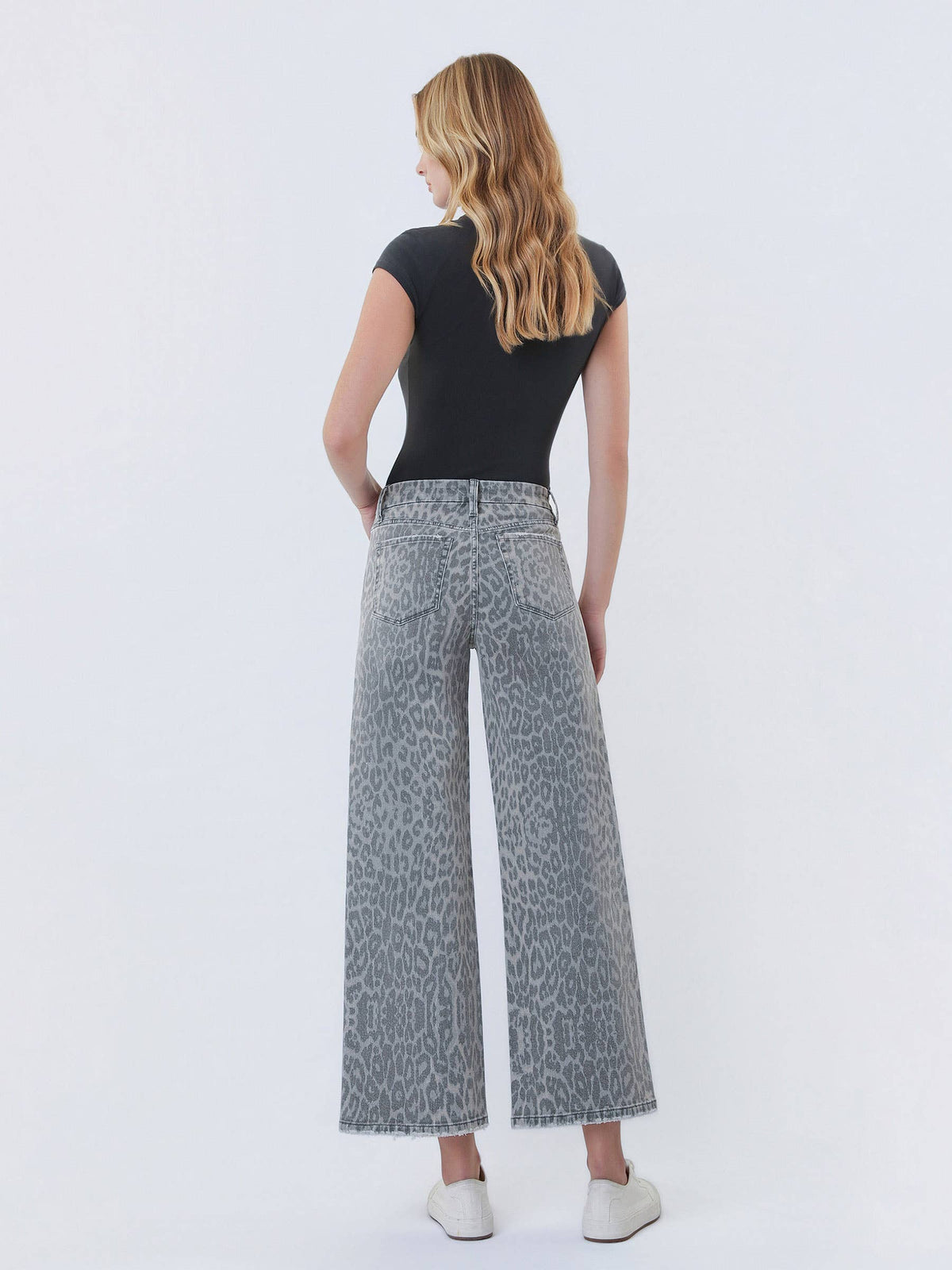 HIGH RISE GREY LEOPARD PRINT CROP WIDE LEG JEANS T7331GLP