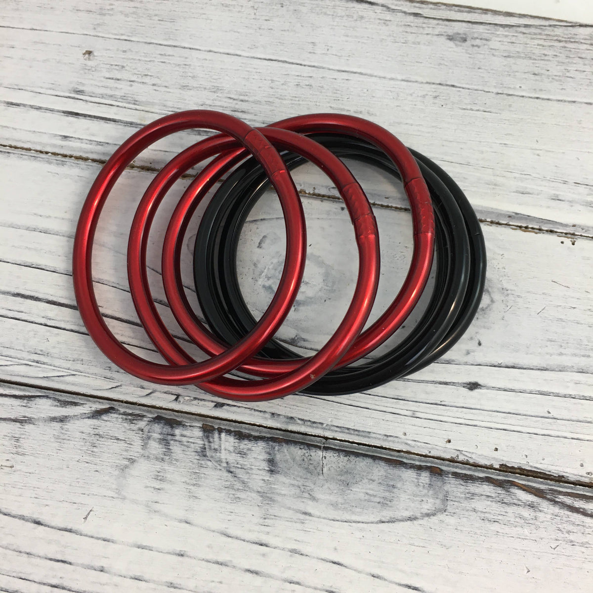 Red and black bangle bracelet set
