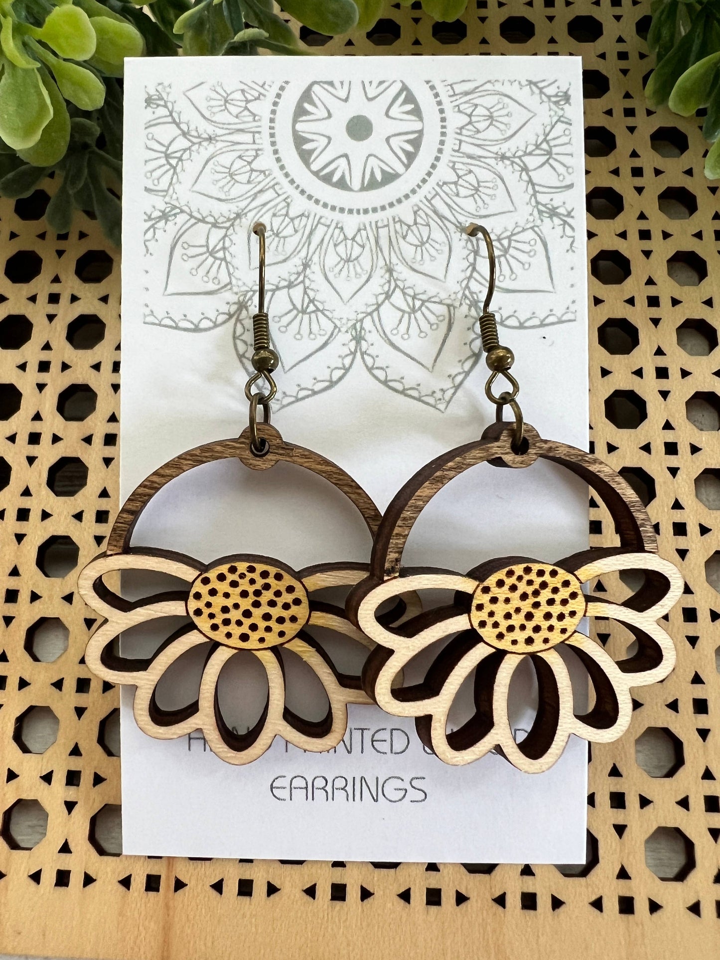 Daisy🌼 hand painted lightweight maple wood earrings