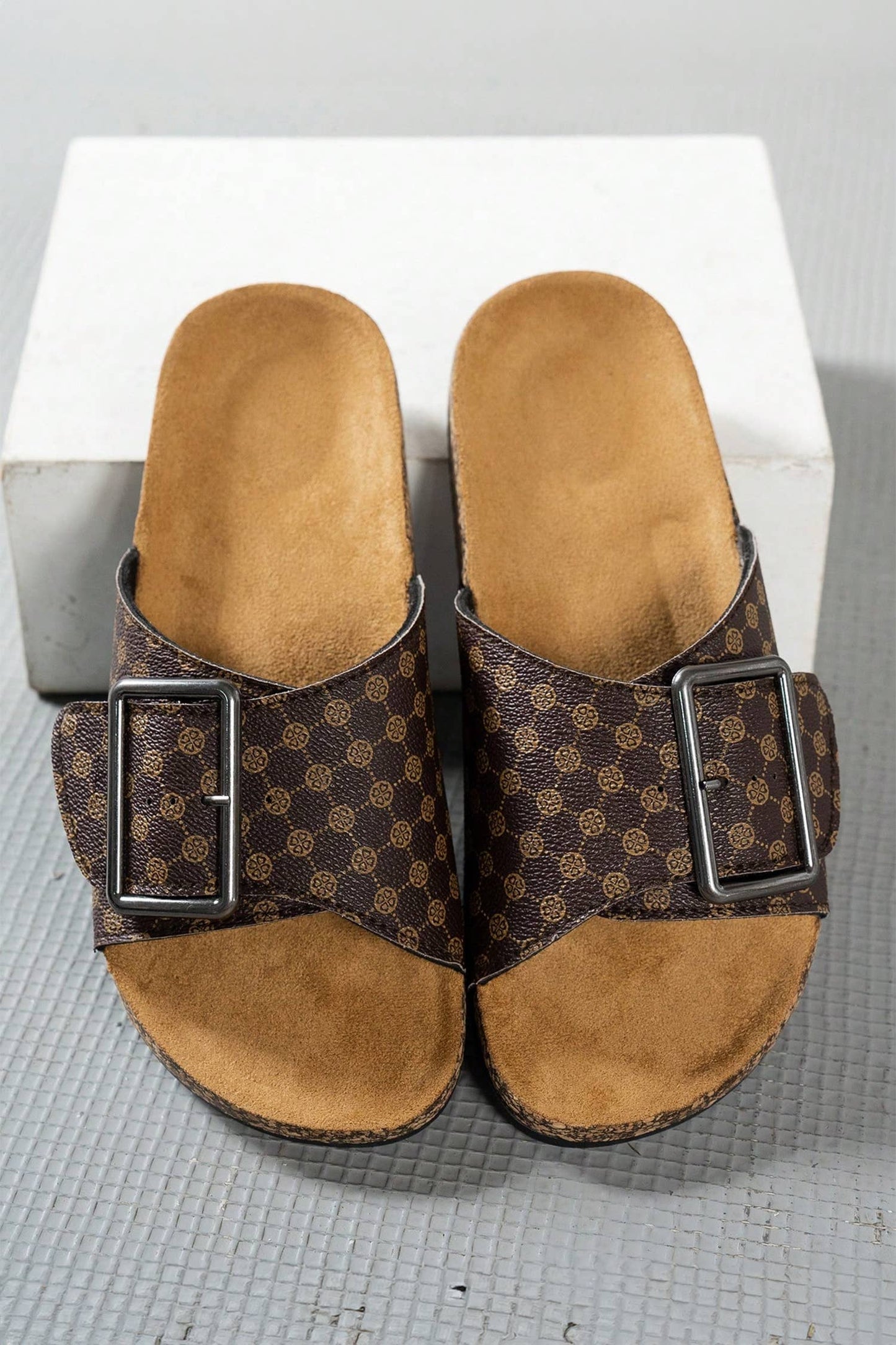 Retro Buckle Strap Sandals (6-10)