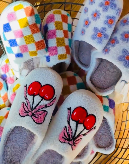 SOFT🪻PLUSH WARM SLIPPERS (2 Options)