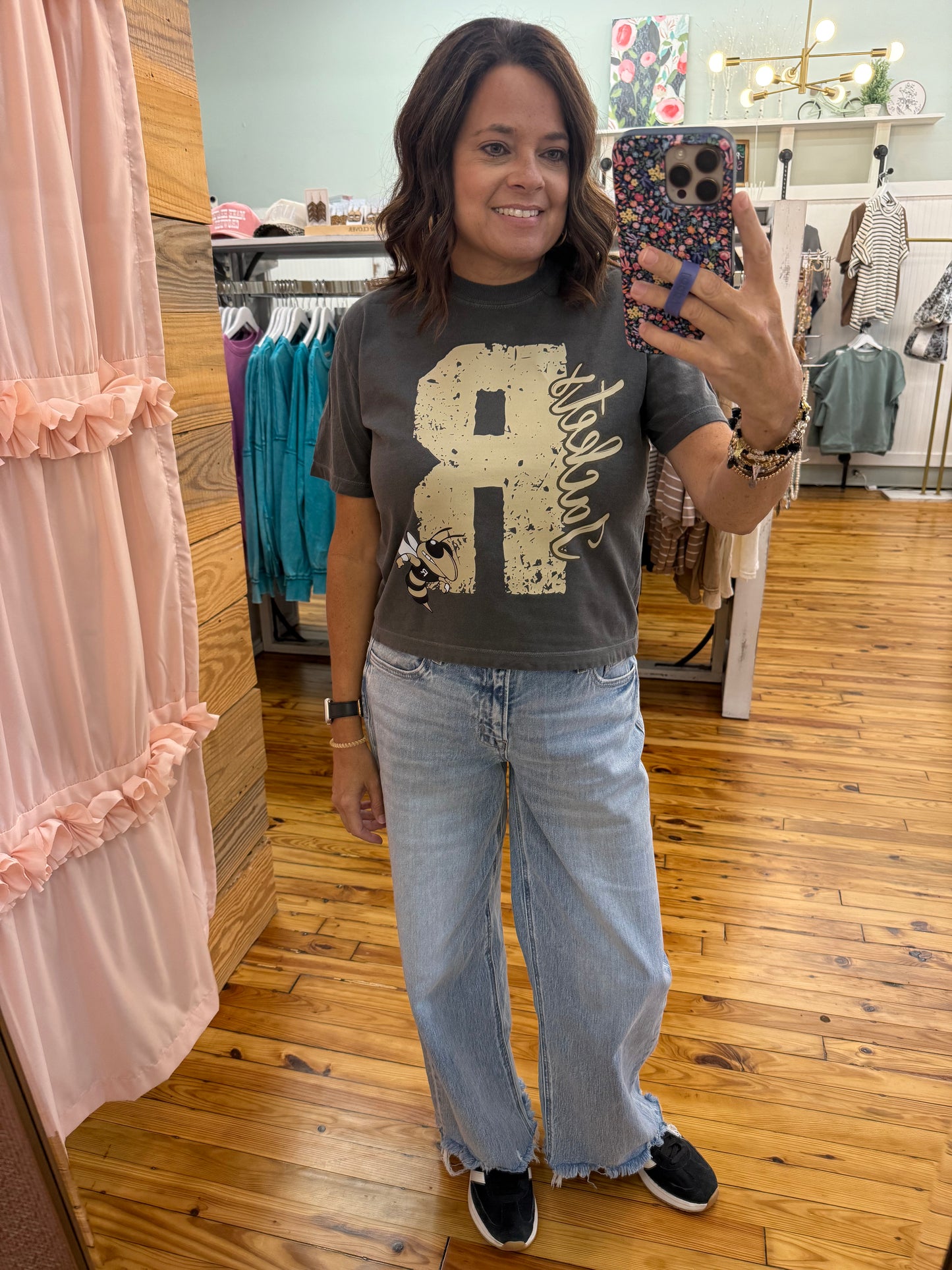 Distressed “R” Jackets crop Tee 2XL