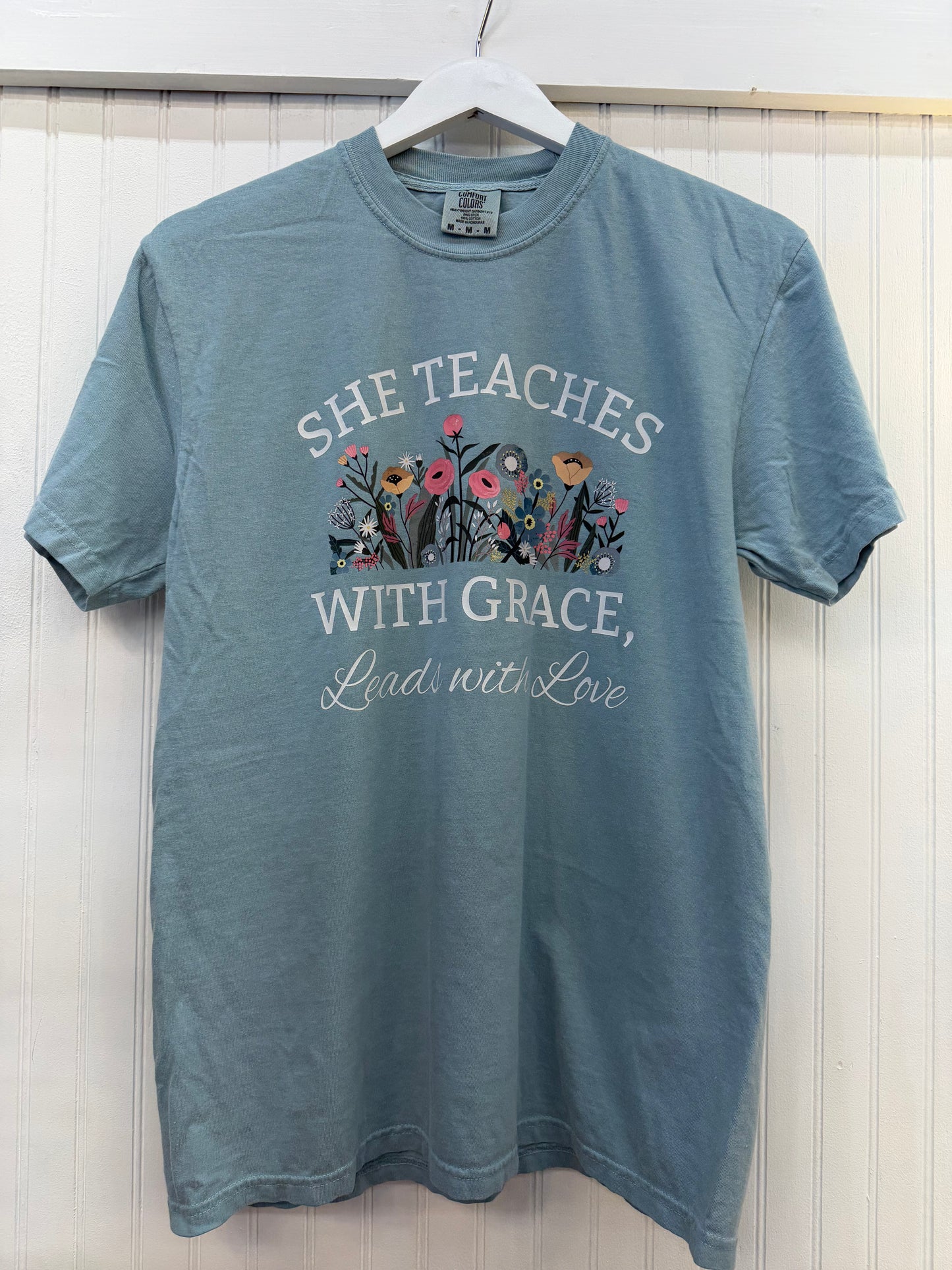 She Teaches With Grace Tee(S-XL)