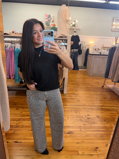 HIGH RISE GREY LEOPARD PRINT CROP WIDE LEG JEANS T7331GLP