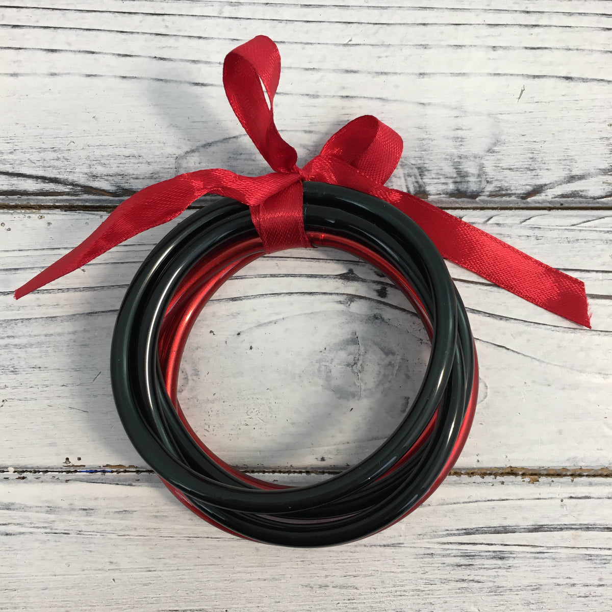 Red and black bangle bracelet set